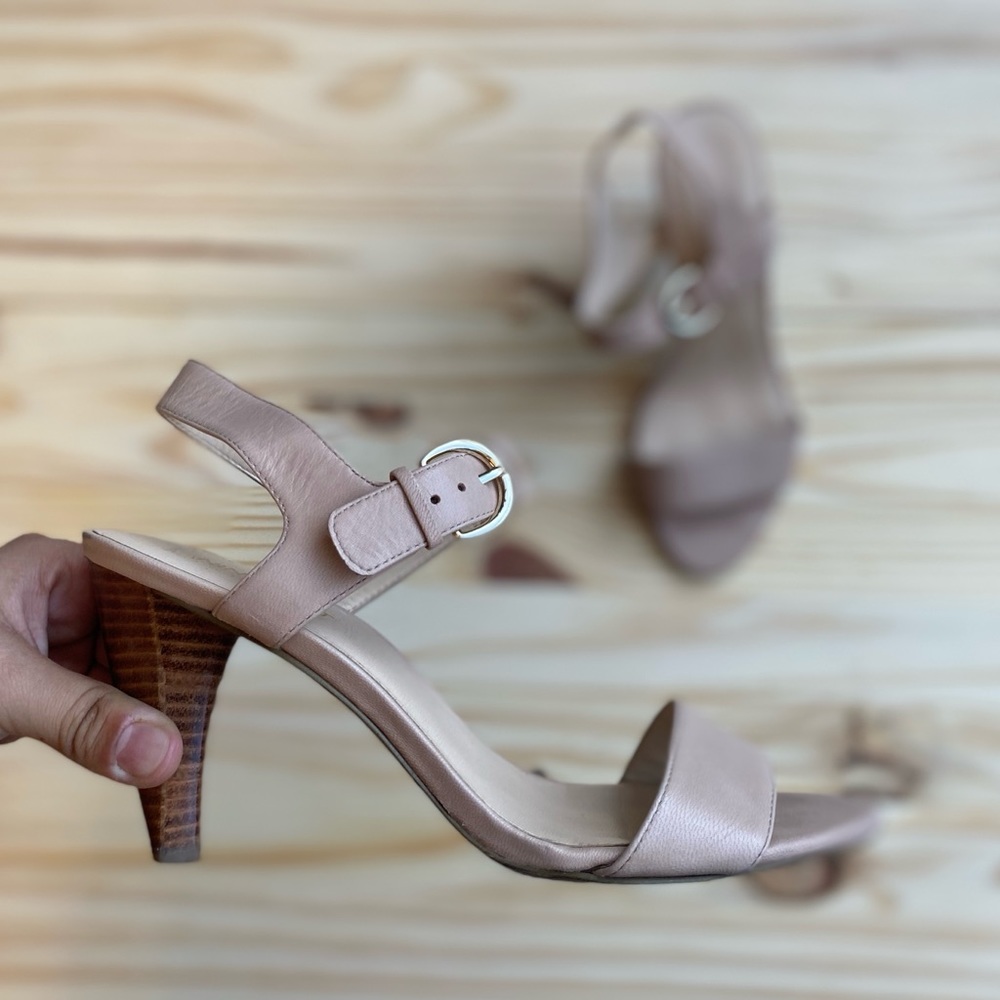 NINE WEST NUDE HEELS